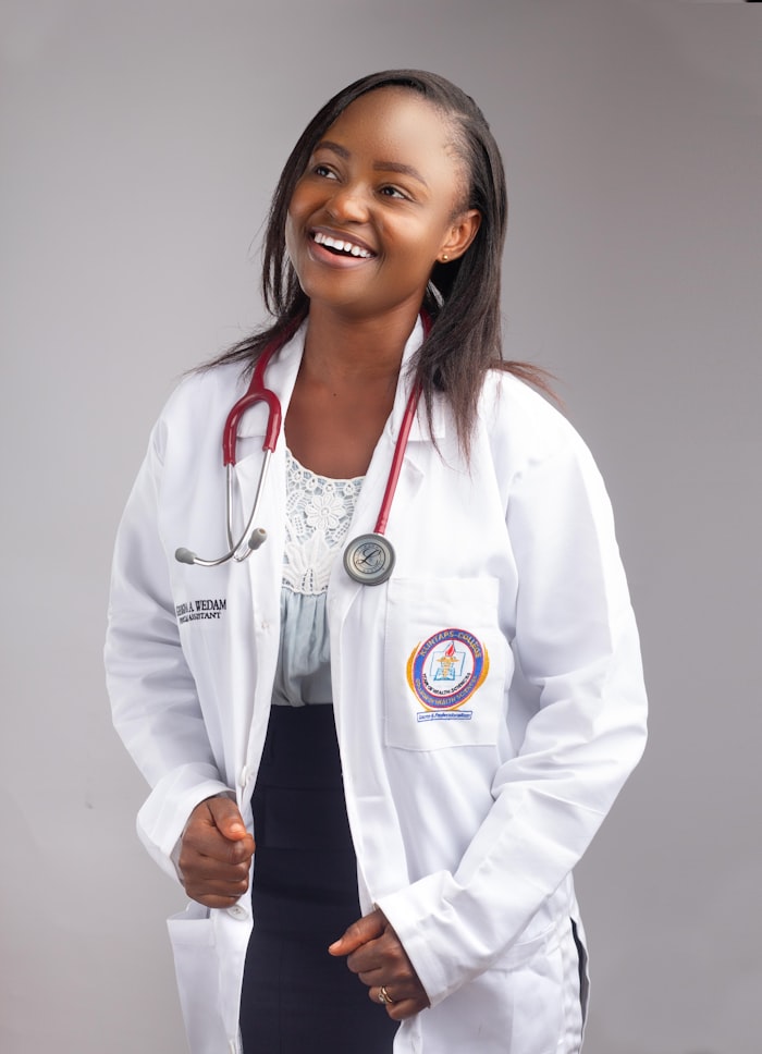 Dr. med. Mira Özdemir, Kinderärztin